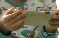 어머니 양육 부담 가중, 영아 미디어 노출 시간 증가와 직결