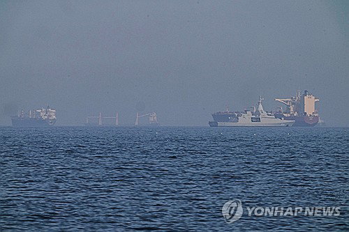 카타르 해역 벌크선 피격, 미&middot;이란 협상 국면 중동 정세 긴장 고조