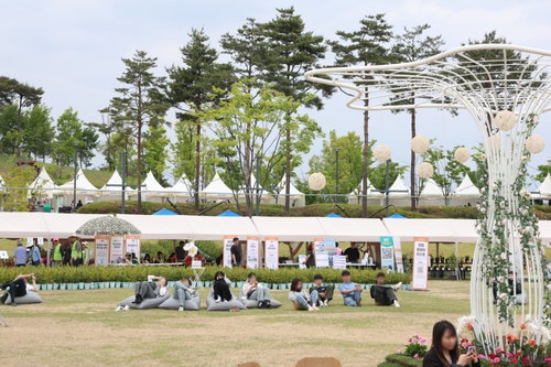 청주 가드닝페스티벌, 나흘간 10만 명 방문&hellip;중부권 정원산업 성장 가능성 확인