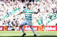 양현준 공식전 10호 고지 점령하며 셀틱 역전승 견인 스코틀랜드 우승 경쟁 전운 고조