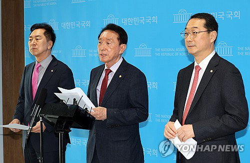 '전시 상황' 규정한 국힘 vs '정치 공세' 일축한 민주... 호르무즈 피격에 멈춰선 국회