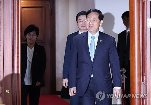 한국 경제 성장률 2% 상회 가시화, 경상수지 세계 5위로 도약하며 펀더멘털 입증