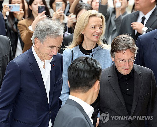 아르노 LVMH 회장 전격 방한, 신동빈&middot;박주형과 연쇄 회동하며 한국 시장 직접 점검