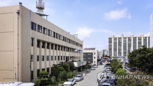 면허 취소 수준 60대 만취 운전자, 광주서 정차 중인 시내버스 추돌로 2명 부상
