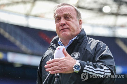 월드컵 개막 직전 퀴라소 사령탑 전격 교체와 아드보카트 복귀가 시사하는 글로벌 축구 시장의 질서