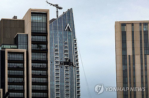 중동 안보 지형의 근본적 균열과 UAE의 대이란 공세적 보복 전환이 시사하는 국익 우선주의
