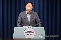 "국가가 지키지 못해 죄송" 전성환 수석, 광주 피살 유가족 찾아 사죄와 엄벌 약속