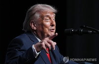 트럼프 쿠바에 전격 대화 제안 군사적 긴장 고조 속 외교적 반전 모색