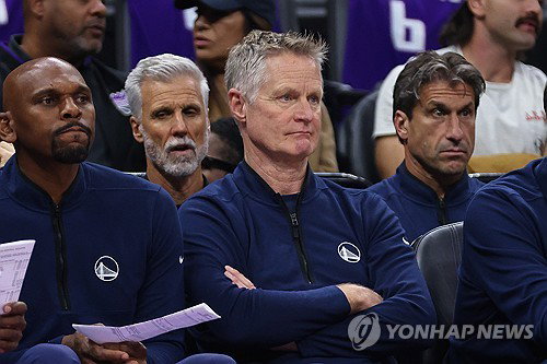 골든스테이트 워리어스 스티브 커 감독과 2년 연장 계약 체결하며 왕조 재건 의지 표명