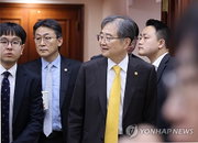 호르무즈 해협 나무호 피격 주체 불분명…조현 장관 "이란 정부 단정 어렵고 민병대 가능성 상존"