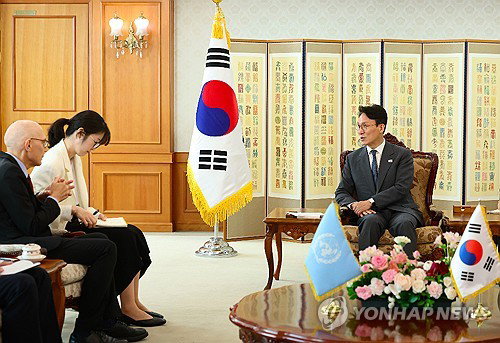 韓, 글로벌 AI 허브와 인권 가치 결합한다&hellip;김민석 총리-유엔 인권대표 전략적 협력 강화