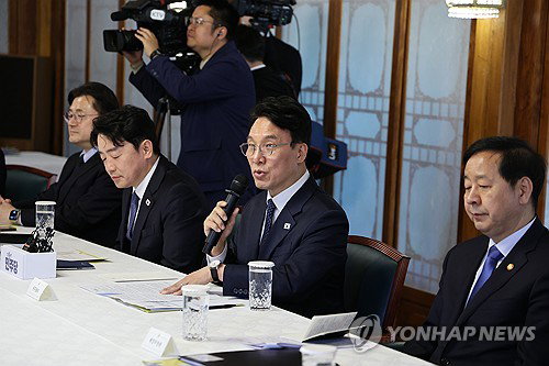 김민석 총리, 野 지도부 18인과 공관 만찬&hellip;'입법 골든타임' 확보와 당권 행보 분석