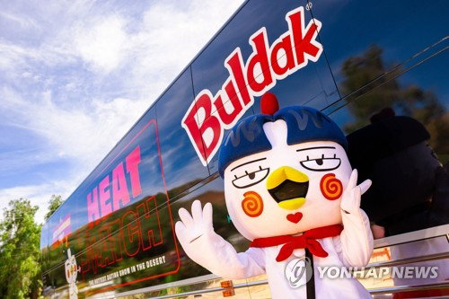 글로벌 '불닭' 신드롬에 삼양식품 사상 최대 실적, 증권가 목표가 200만 원 상향