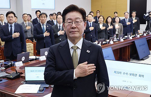 이재명 대통령 지지율 61%로 하락 전환... 복지 논란과 재판 리스크가 발목 잡았다