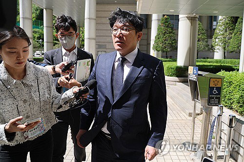 &lsquo;김상민 차량비 대납&rsquo; 사업가 1심 벌금 1000만원&hellip;법원 &ldquo;정치인 적극 요청 참작&rdquo;