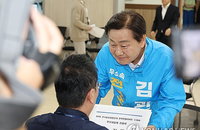 '정청래식 공천' 향한 전북 민심의 폭발... 무소속 김관영, 하루 만에 후원금 3억 3천만 원 돌파