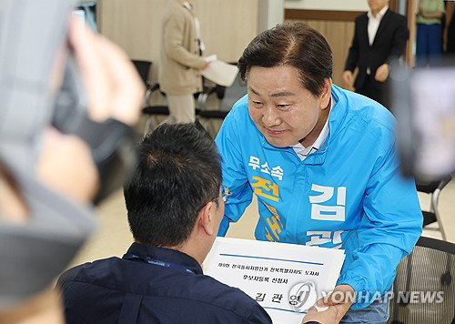 '정청래식 공천' 향한 전북 민심의 폭발... 무소속 김관영, 하루 만에 후원금 3억 3천만 원 돌파
