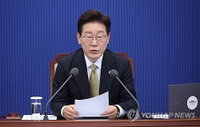 이재명 대통령, 안동서 은사 박병기 씨 접견… "법치와 교육 가치 바로 세울 것"