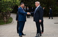 트럼프 시진핑 관계 안정화 의지 확인에도 무역 휴전 연장 실패하며 시장 불확실성 증폭