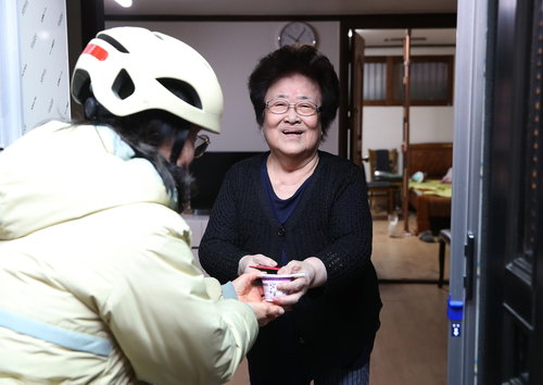 47명에서 1만1천명으로&hellip; AI 시대 넘어서는 &lsquo;프레시 매니저&rsquo; 55년의 생존 전략