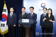 "파업보다 국가 경제 먼저" 김민석 총리, 삼성 노사에 '대승적 합의' 촉구
