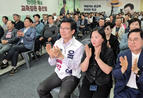 6&middot;3 지방선거 충북교육감 3파전 전면전... 1900명 매머드 선대위와 AI 혁신 공약 격돌