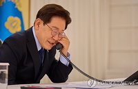 이재명 대통령 국정 지지도 60.5% 달성, 코스피 8000선 돌파와 민생 행보가 상승 견인