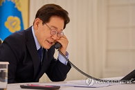 이재명 대통령 국정 지지도 60.5% 달성, 코스피 8000선 돌파와 민생 행보가 상승 견인