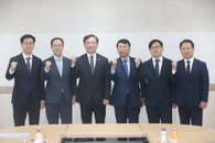 지역 방송 경영난 타개 위해 규제 완화 검토하는 방미통위와 LG헬로비전의 6·3 지방선거 특화 전략