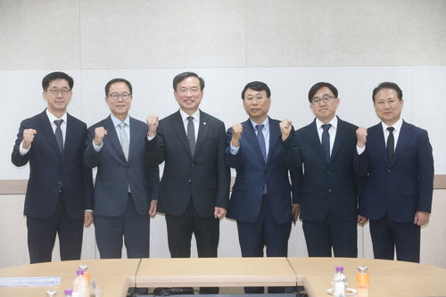 지역 방송 경영난 타개 위해 규제 완화 검토하는 방미통위와 LG헬로비전의 6&middot;3 지방선거 특화 전략