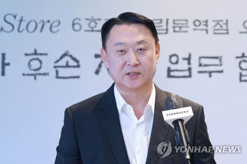 정용진의 결단, '역사 비하' 논란 스타벅스 대표 전격 경질... 