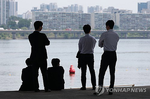 낮 최고 31도 육박하는 초여름 무더위 기승... 내일 새벽 제주&middot;충남권 시작으로 전국에 비
