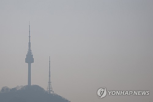 남산 실종 40대 미국인 15시간 만에 등산로서 발견, 흉기 소지에도 인명 피해 막아
