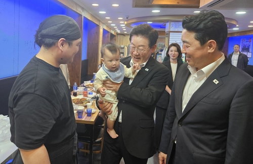 한일정상회담 만찬이 깨운 안동 상권... 찜닭&middot;전통주 &lsquo;특수&rsquo;에 지역경제 들썩
