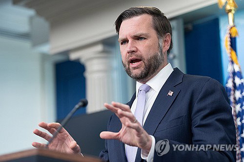 미&middot;이란 협상 급진전 소식에 국제유가 4거래일 만에 하락 전환&hellip; 브렌트유 111달러선