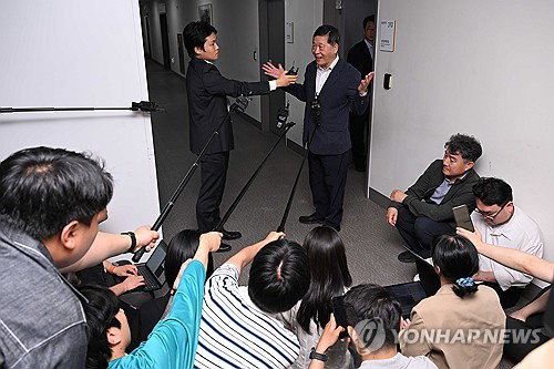 삼성전자 총파업 운명의 24시간... 성과급 제도화 난항 속 사측 최종 결단만 남았다