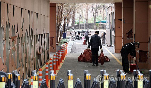 사법부 권위 정면 도전한 &lsquo;서부지법 난동&rsquo; 가담자들, 1심서 징역형 집행유예 선고