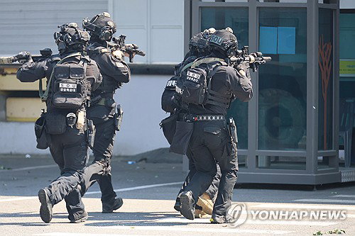 6&middot;3 지방선거 앞두고 테러경보 '주의' 격상... 유세 현장&middot;투표소 안전망 강화한다