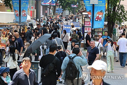 476만 외국인 유입에도 서울 상권 공실률 8.8%... 명동은 &lsquo;약국&rsquo; 성수는 &lsquo;재편&rsquo; 중