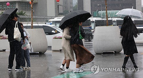 수도권&middot;남부 집중호우 비상 발령, 정부 '올여름 첫 중대본' 전격 가동