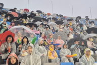 수원 비바람 뚫은 남북 여자축구 혈투, 5700명 관중이 목격한 이념 너머의 스포츠 현장
