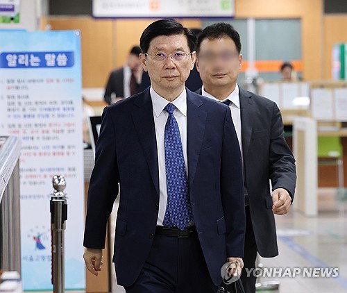 '비화폰 전자정보 삭제 혐의' 박종준 전 경호처장 1심 무죄&hellip;법원 