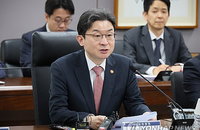금융당국, 호르무즈 고립 선박에 '최저요율' 보험 지원... 3000억 규모 공동인수 가동