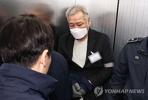 '정교유착' 건진법사 전성배 2심 징역 5년 선고... 