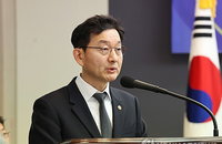 '상품권 매매' 가장한 신종 사채 전면전…정부, 불법 카페 폐쇄 및 대부업법 엄단